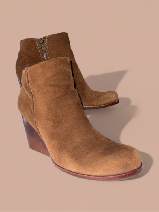 Kork-Ease Shoes - Kork-Ease Brown Suede Booties sz 8.5
